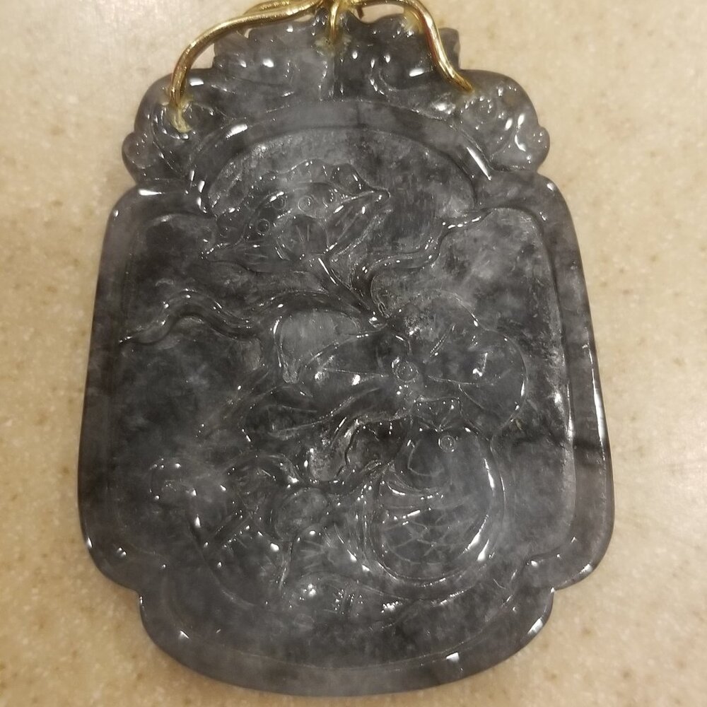 RARE VINTAGE TSL GUMPS CARVED GRAY JADE 14k GOLD HVY PENDANT NECKLACE ENHANCER